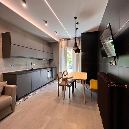 Appartamento Di Design A 30 Metri Dal Mare 알바아드리안티카 외부 사진